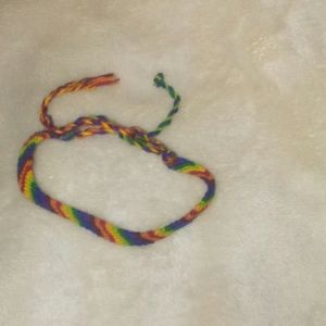 🌻NWOT Multicolored bracelet
